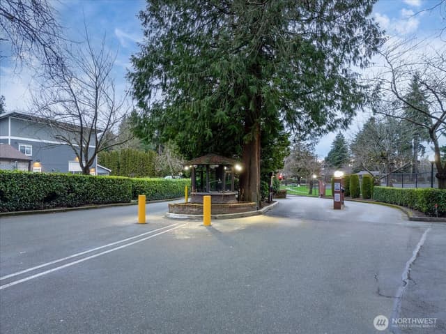 Property photo for 11019 B Glen Acres Drive S, Seattle photo 4