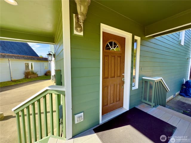 Property photo for 189 S Sand Dune Avenue SW, Ocean Shores photo 4
