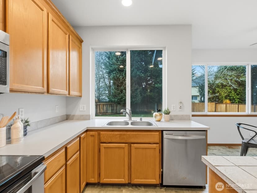 Property photo for 5007 81st Street SW, Lakewood photo 15