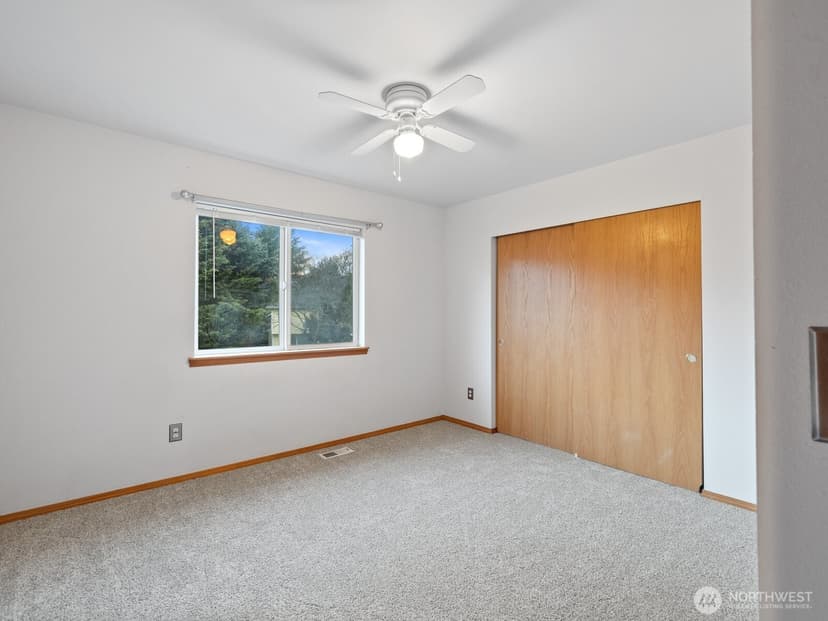 Property photo for 5007 81st Street SW, Lakewood photo 29