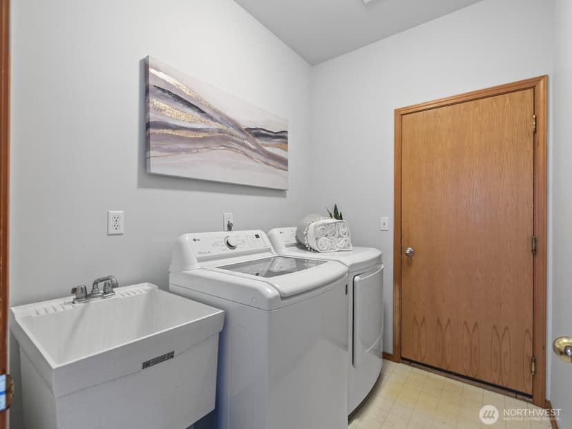 Property photo for 5007 81st Street SW, Lakewood photo 20