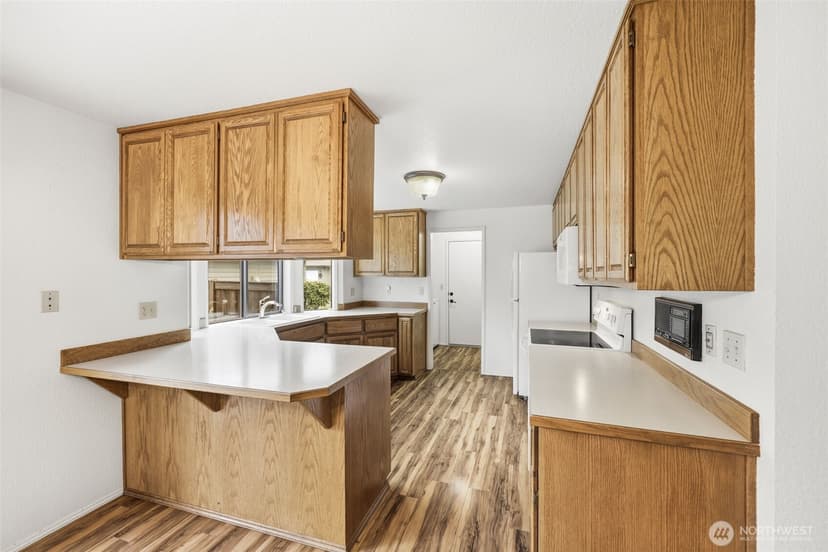 Property photo for 7904 53rd Street W, University Place photo 10