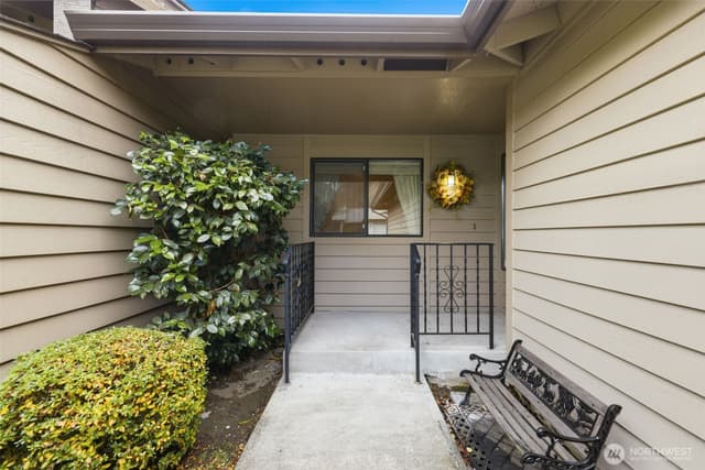 Property photo for 7904 53rd Street W, University Place photo 4