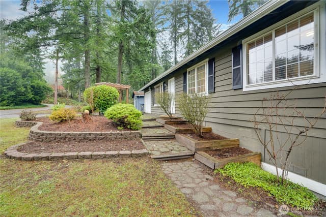 Property photo for 11291 Cooper Avenue SW, Port Orchard photo 4