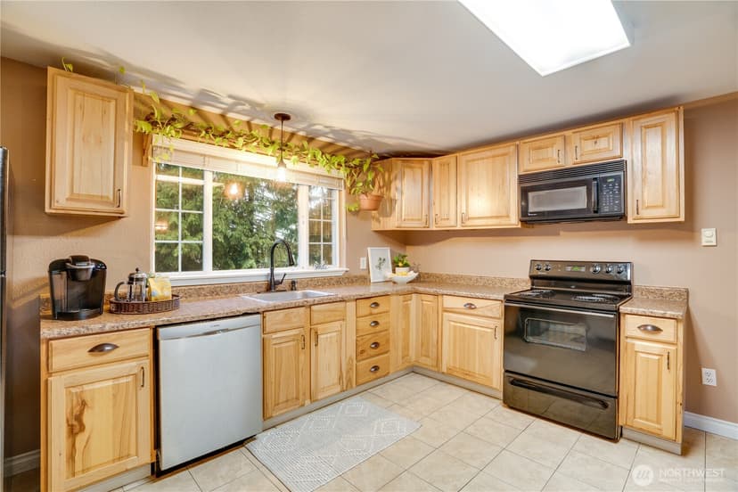 Property photo for 11291 Cooper Avenue SW, Port Orchard photo 8