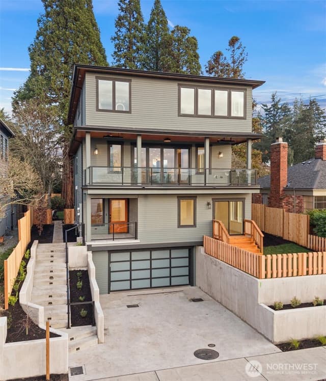 Property photo for 3020 W Viewmont Way W, Seattle