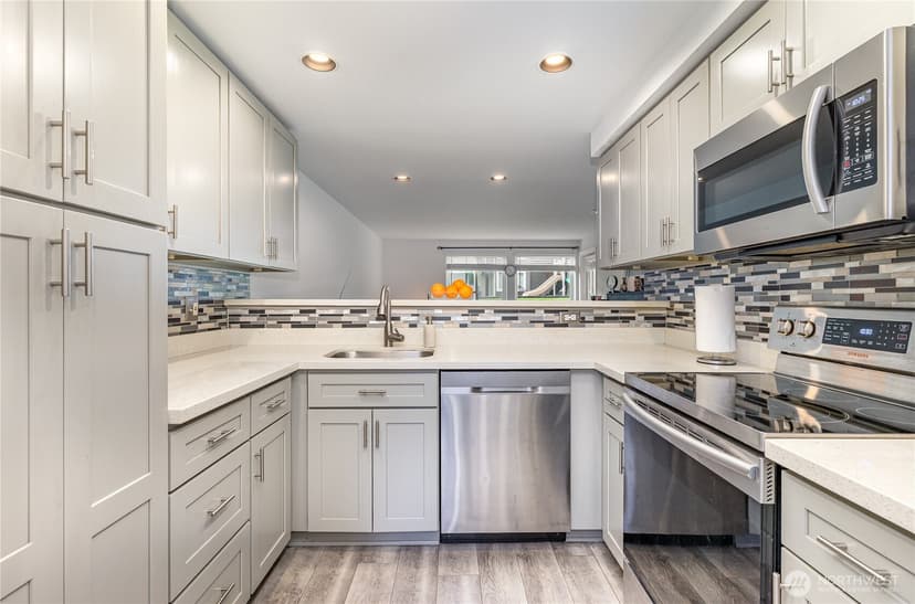 Property photo for 26221 116th Avenue SE #F103, Kent photo 19