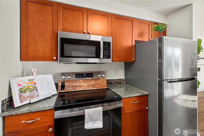 Property photo for 4831 Fauntleroy Way SW #401, Seattle photo 10
