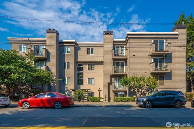 Property photo for 4831 Fauntleroy Way SW #401, Seattle photo 2