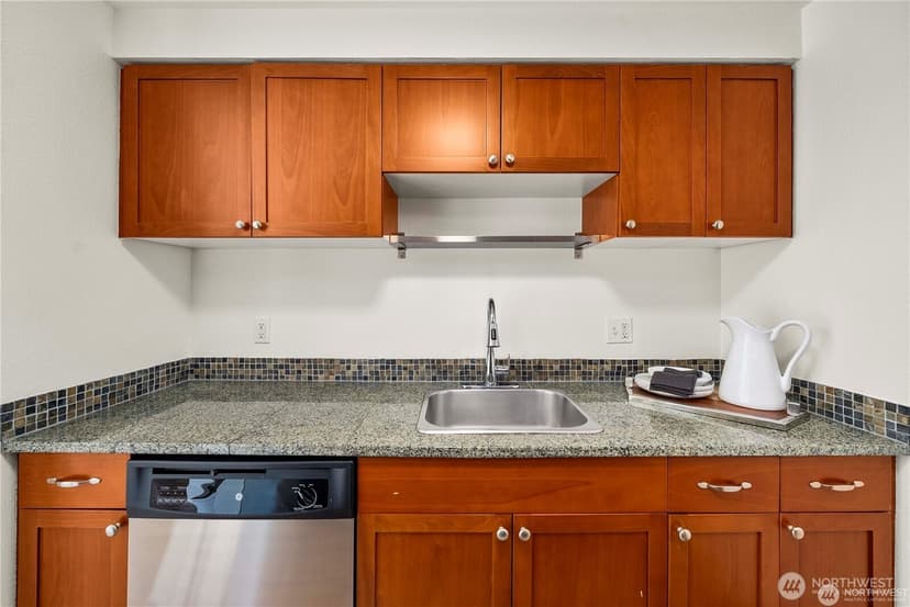 Property photo for 4831 Fauntleroy Way SW #401, Seattle photo 11
