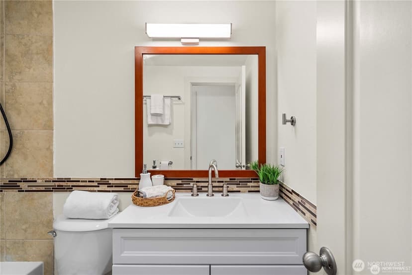 Property photo for 4831 Fauntleroy Way SW #401, Seattle photo 16