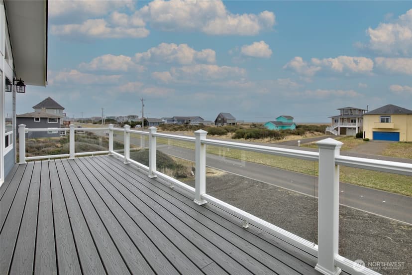 Property photo for 1120 Ocean Shores Boulevard SW, Ocean Shores photo 17