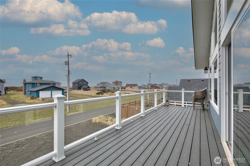 Property photo for 1120 Ocean Shores Boulevard SW, Ocean Shores photo 18