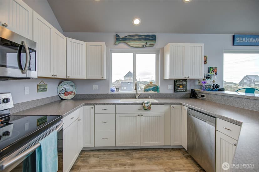 Property photo for 1120 Ocean Shores Boulevard SW, Ocean Shores photo 14