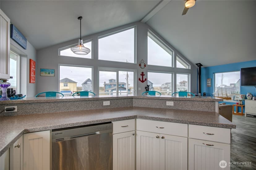 Property photo for 1120 Ocean Shores Boulevard SW, Ocean Shores photo 15