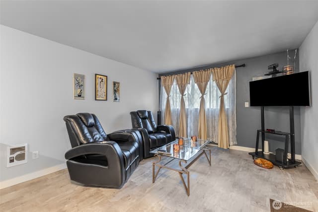 Property photo for 12434 Ambaum Boulevard SW #114, Burien photo 5
