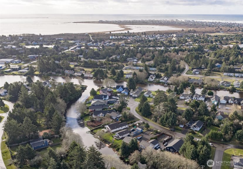 Property photo for 634 Island Circle SE, Ocean Shores photo 38