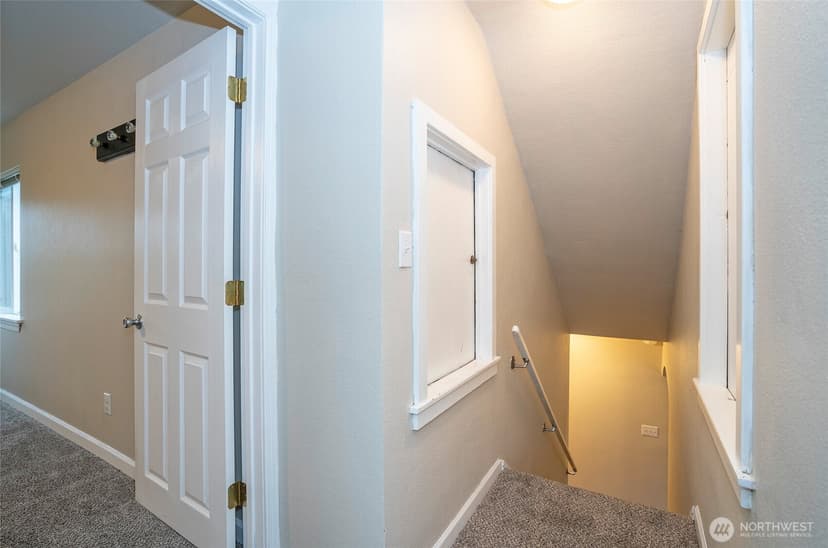 Property photo for 407 18th Street SW, Puyallup photo 21