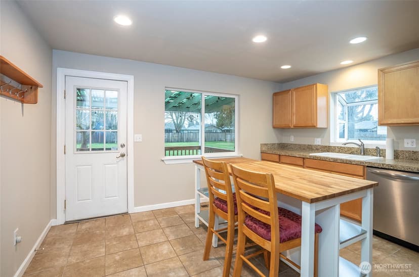 Property photo for 407 18th Street SW, Puyallup photo 9