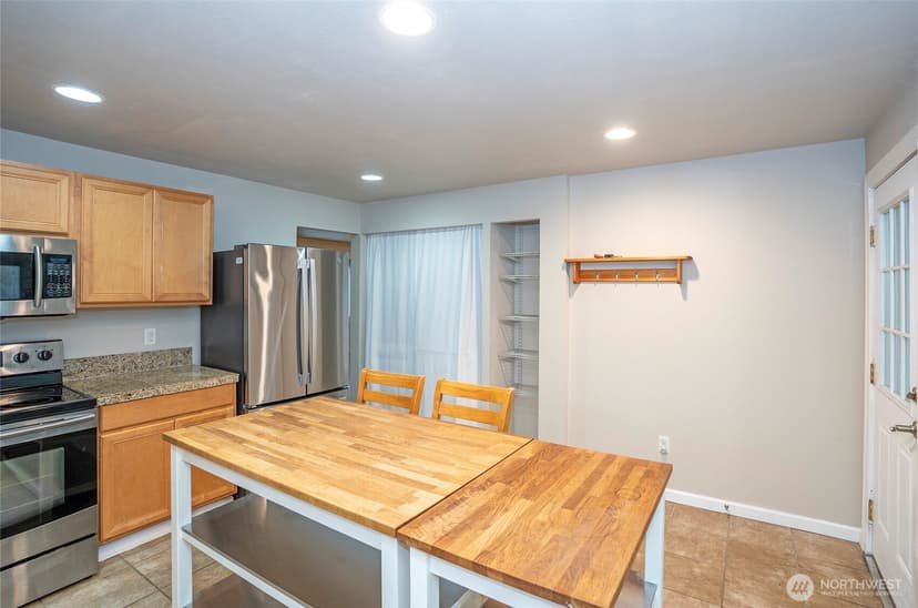 Property photo for 407 18th Street SW, Puyallup photo 13