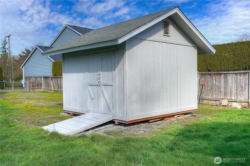 Property photo for 407 18th Street SW, Puyallup photo 36