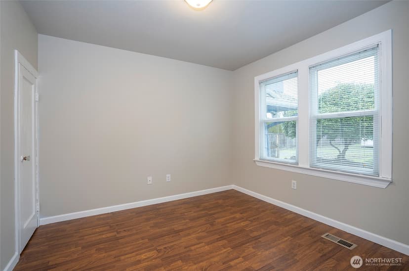 Property photo for 407 18th Street SW, Puyallup photo 15