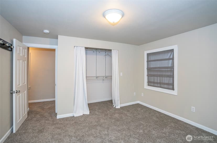 Property photo for 407 18th Street SW, Puyallup photo 23