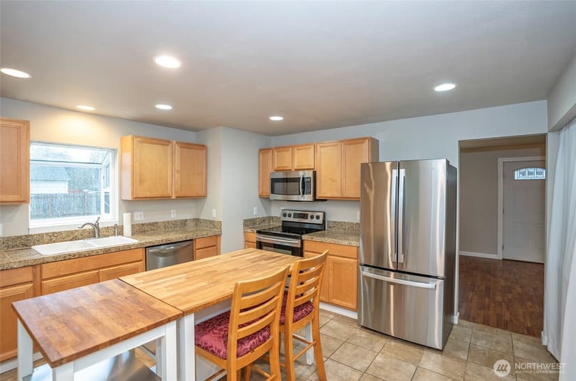 Property photo for 407 18th Street SW, Puyallup photo 8