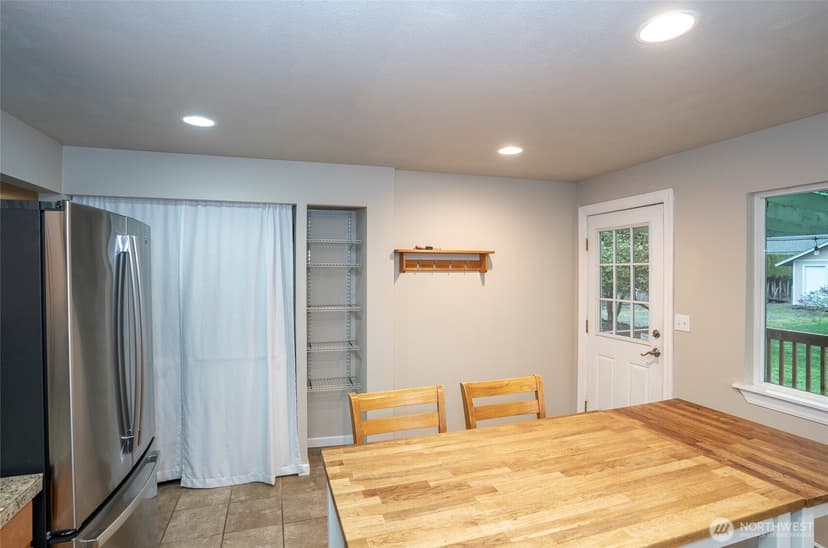 Property photo for 407 18th Street SW, Puyallup photo 12