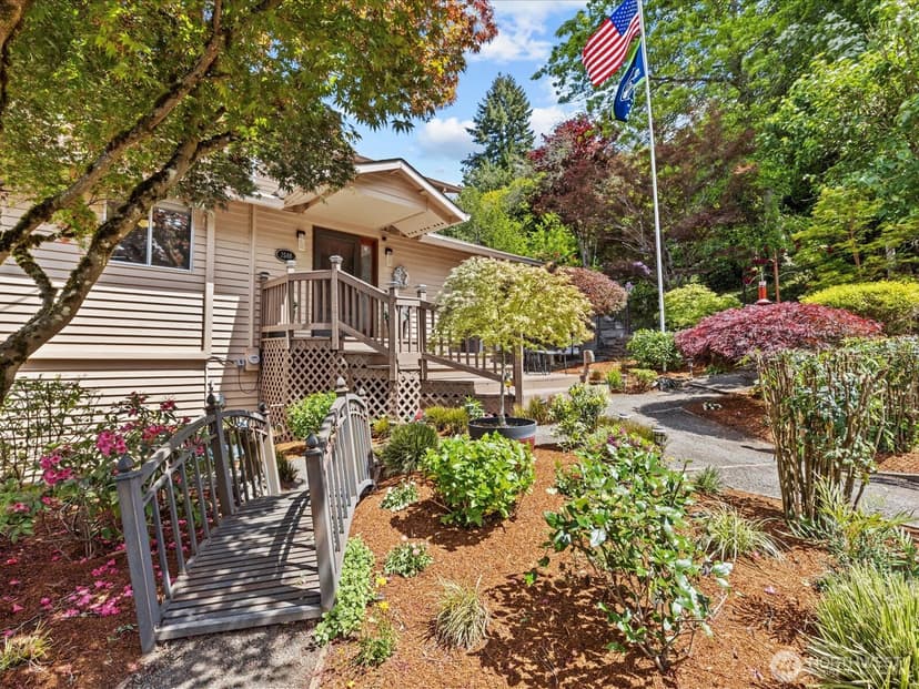 Property photo for 2540 E Phinney Bay Place, Bremerton photo 36