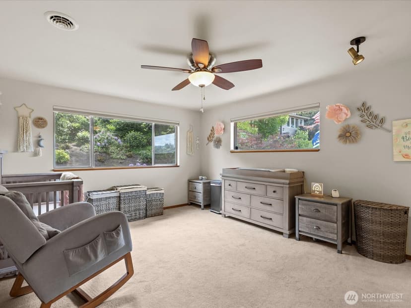 Property photo for 2540 E Phinney Bay Place, Bremerton photo 32