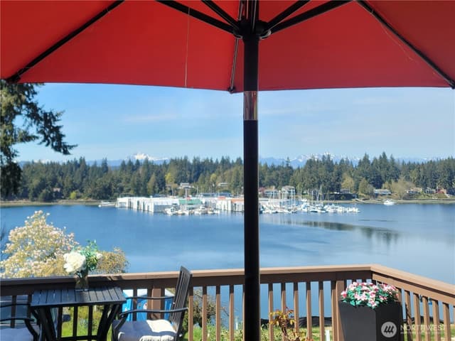 Property photo for 2540 E Phinney Bay Place, Bremerton