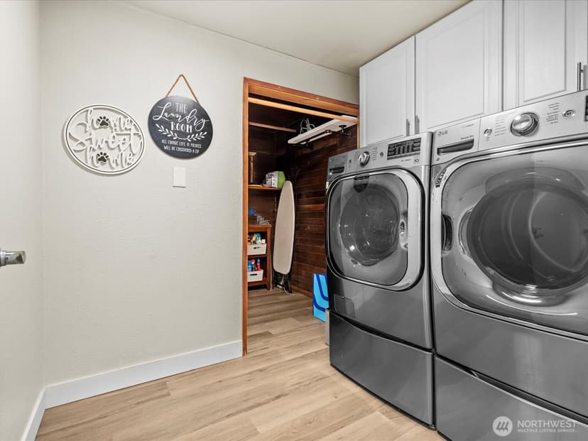Property photo for 2540 E Phinney Bay Place, Bremerton photo 18