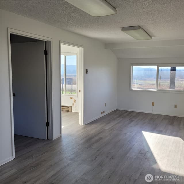 Property photo for 14626 Roosevelt Road, Snohomish photo 4