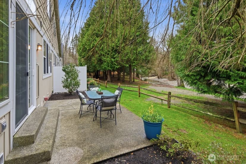 Property photo for 120 Newport Way NW #9, Issaquah photo 10