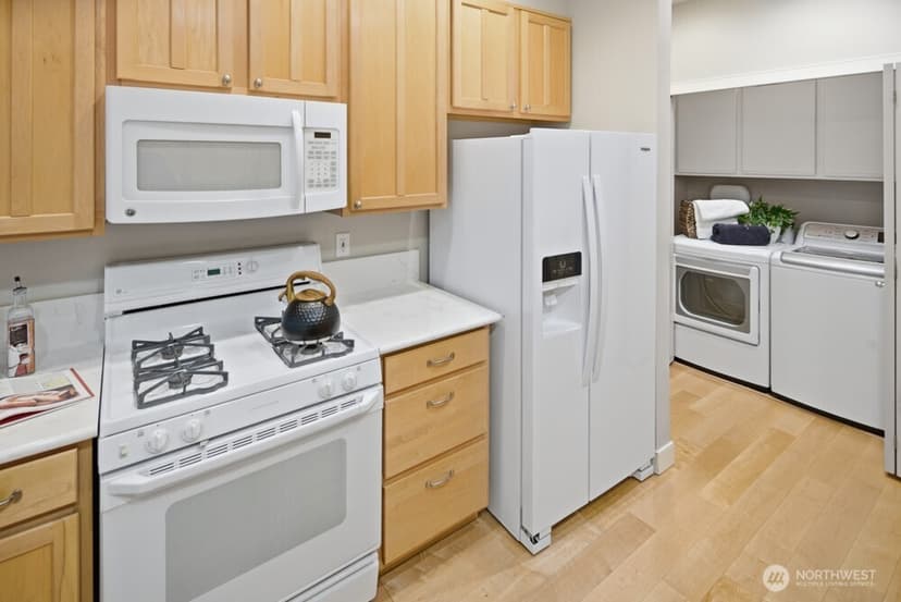 Property photo for 120 Newport Way NW #9, Issaquah photo 19