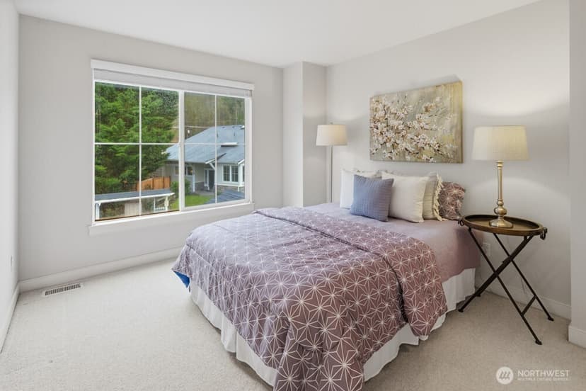 Property photo for 120 Newport Way NW #9, Issaquah photo 31