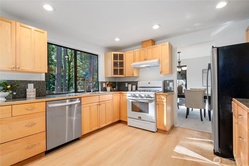 Property photo for 22013 SE 33rd Street, Sammamish photo 10