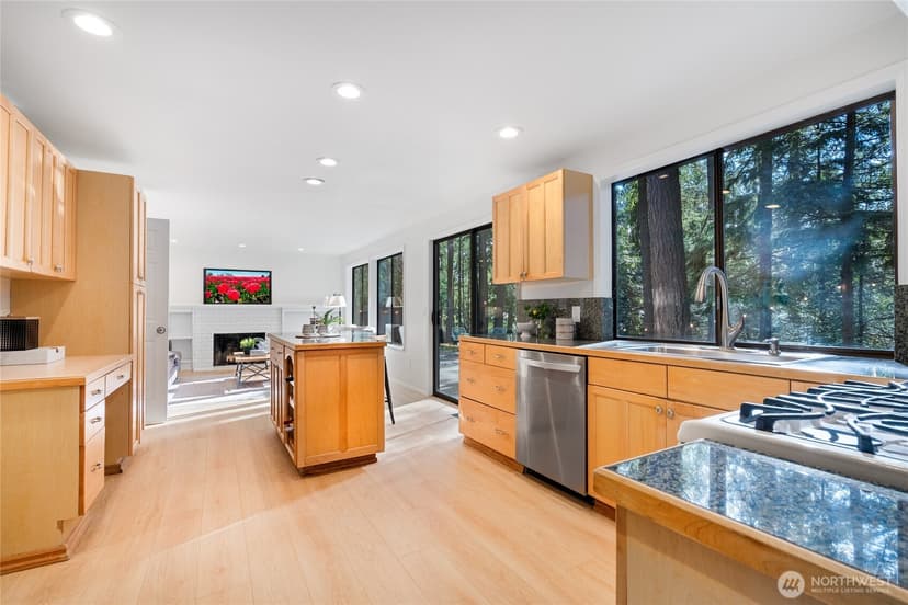 Property photo for 22013 SE 33rd Street, Sammamish photo 9