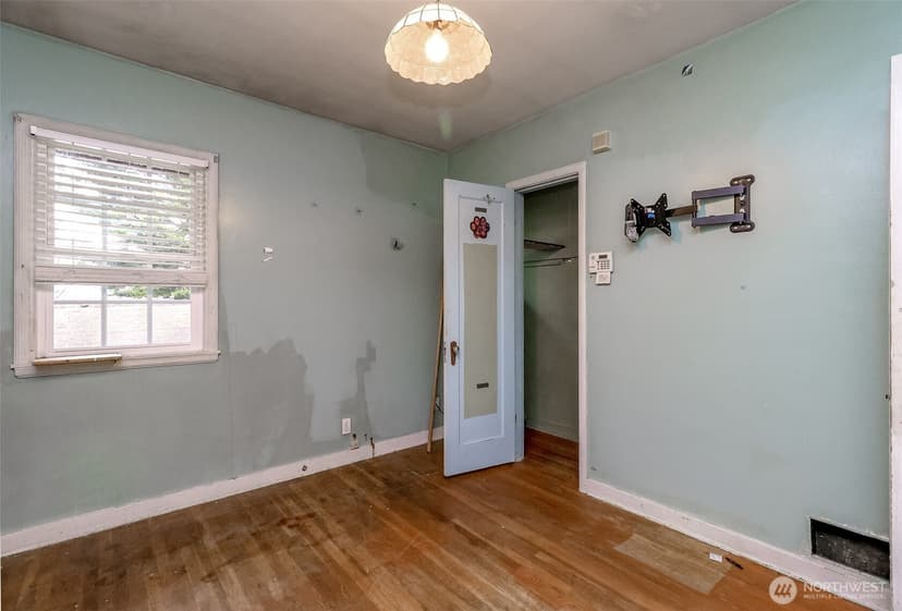 Property photo for 98 Hardie Avenue SW, Renton photo 18