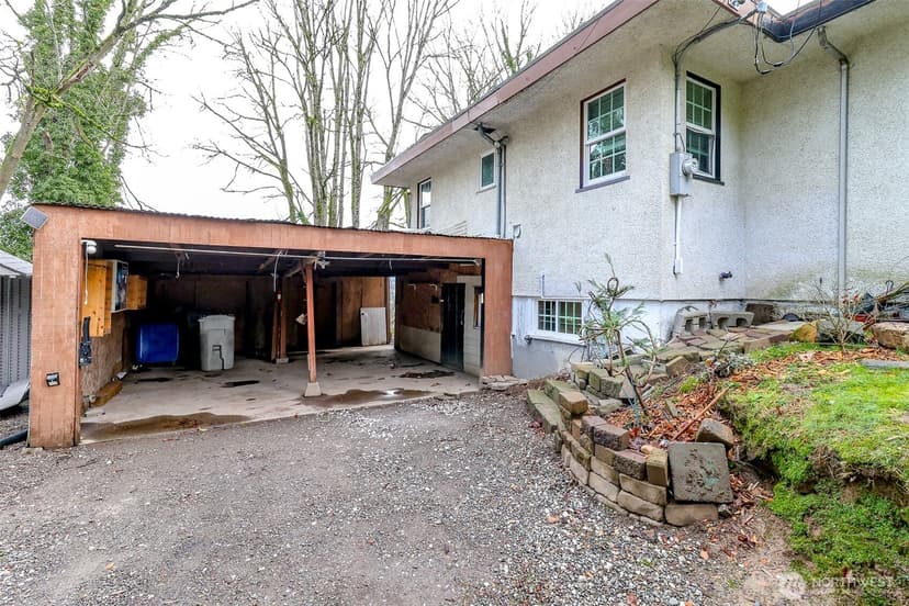 Property photo for 98 Hardie Avenue SW, Renton photo 10