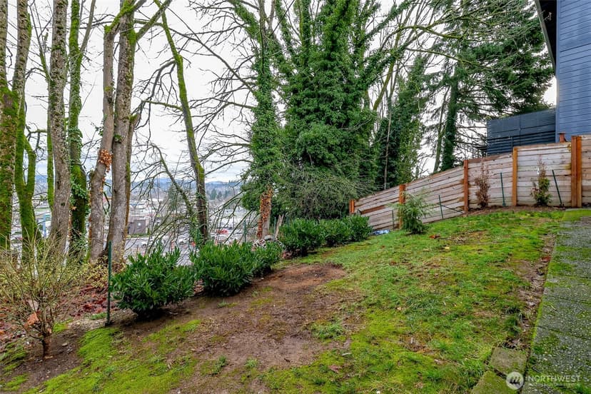 Property photo for 98 Hardie Avenue SW, Renton photo 6