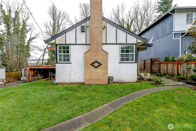 Property photo for 98 Hardie Avenue SW, Renton photo 2