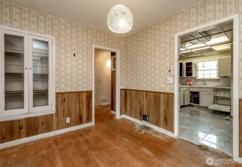 Property photo for 98 Hardie Avenue SW, Renton photo 15