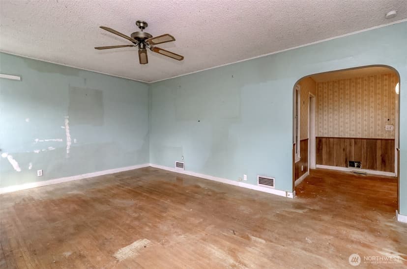 Property photo for 98 Hardie Avenue SW, Renton photo 13