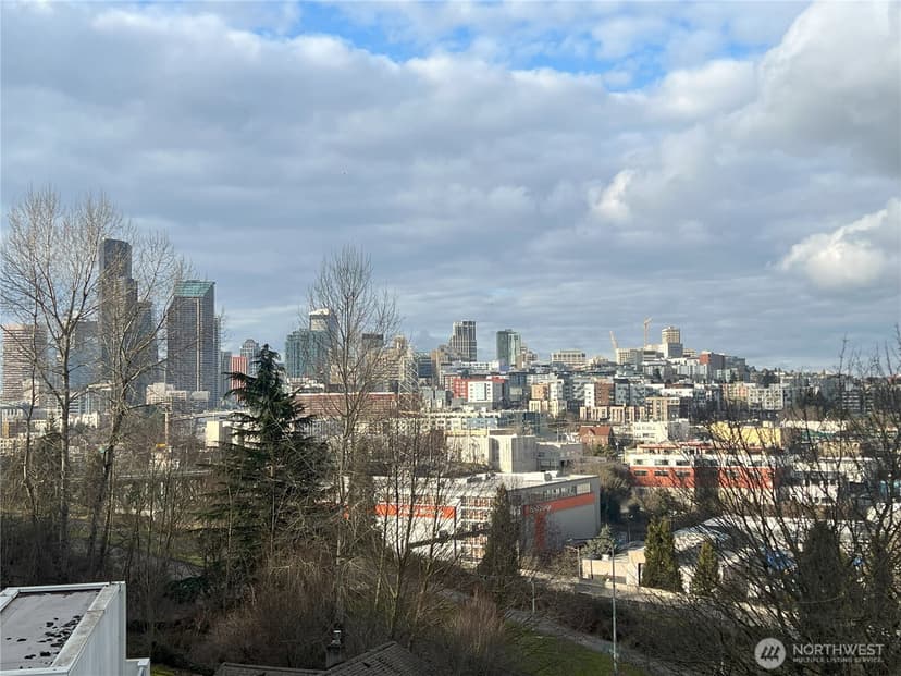 Property photo for 1015 Sturgus Avenue S #A, Seattle photo 2