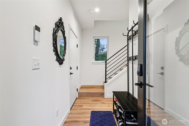 Property photo for 9302 Sturtevant Avenue S, Seattle photo 3