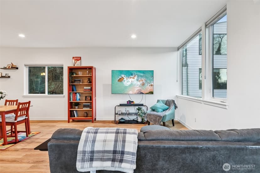 Property photo for 9302 Sturtevant Avenue S, Seattle photo 8