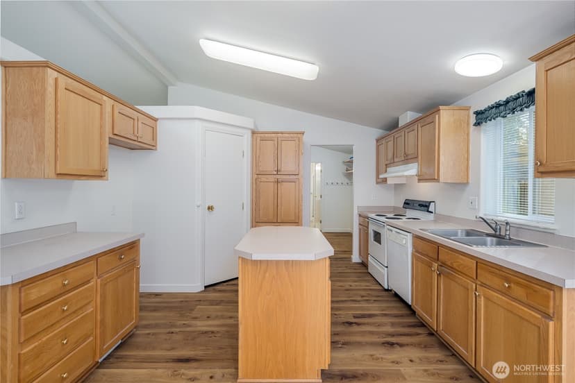 Property photo for 10811 138th Street NE, Arlington photo 14