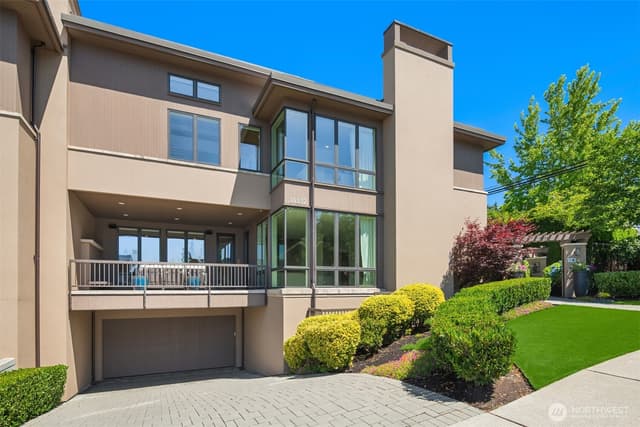 Property photo for 10132 NE 59th Street #C, Kirkland photo 2